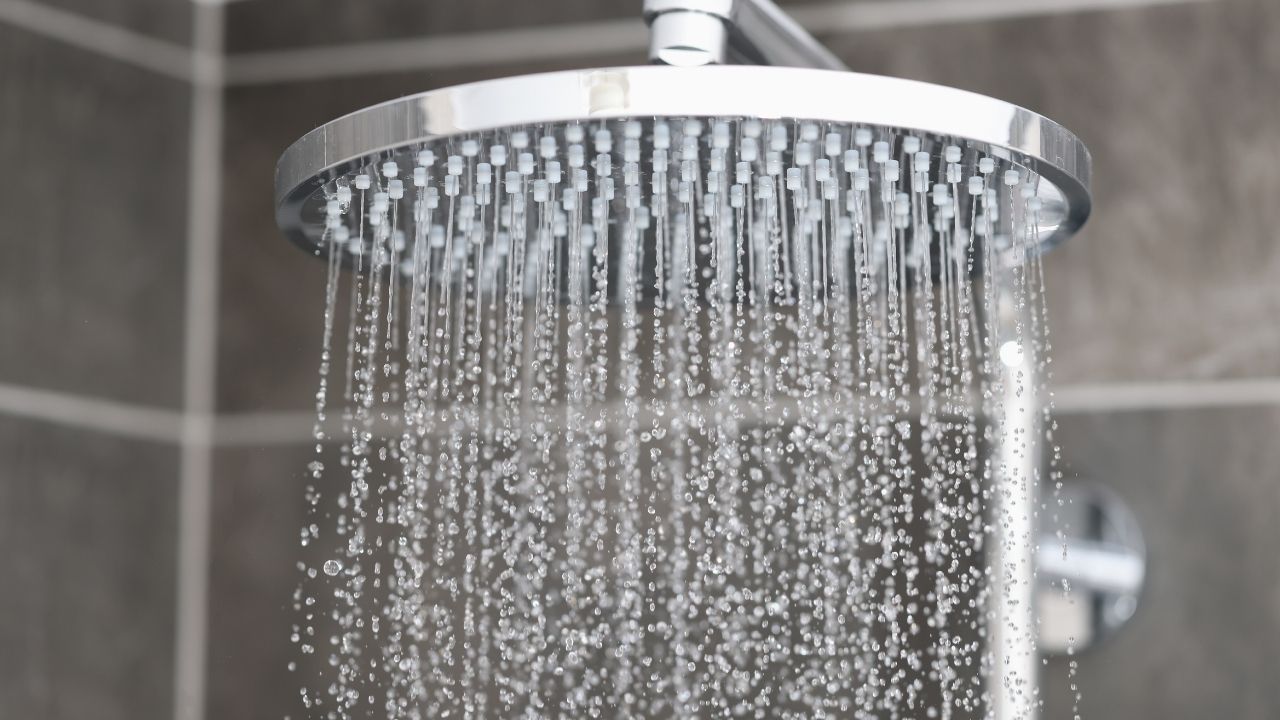 Modern Banyo Tasarımında Duş Seti Modellerinin Yeri.jpg